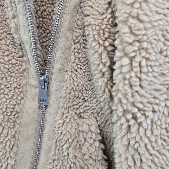 Levis Coat Womens Small Tan Beige Teddy Sherpa Fuzzy Mock Neck Assymetric - Picture 11 of 13